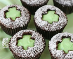 Shamrock Cut-Out Cupcakes