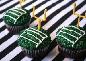 Super-Bowl-Cupcakes-missmakecom
